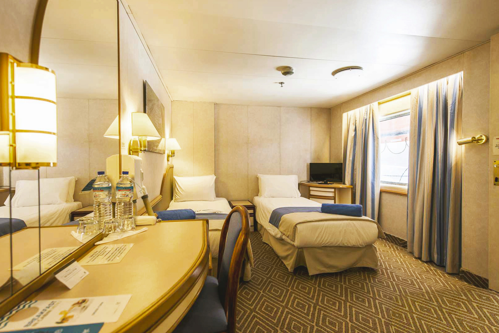 (CAT5) Superior Kısmi Görüşlü Dış kabin