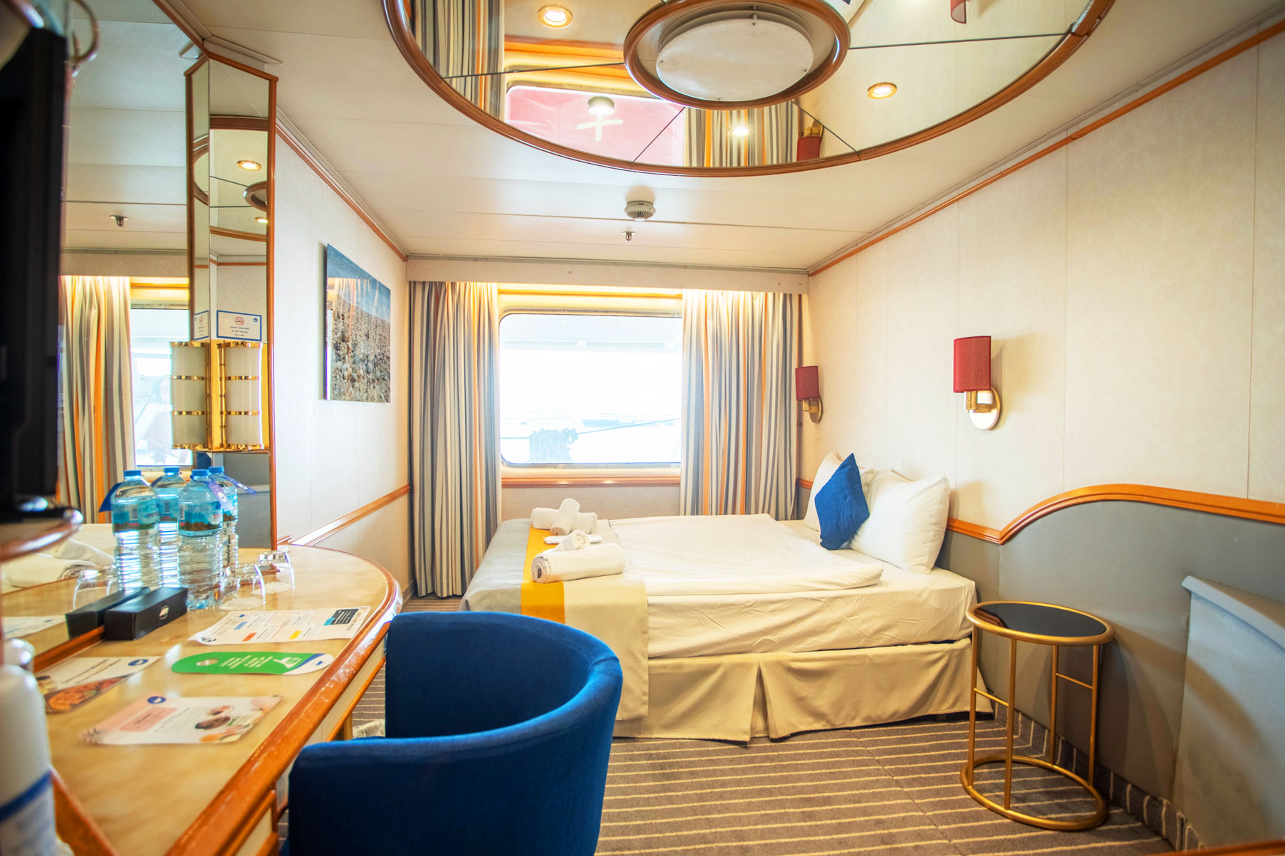 (CAT7) Junior Suite Kısmi Görüşlü Dış Kabin