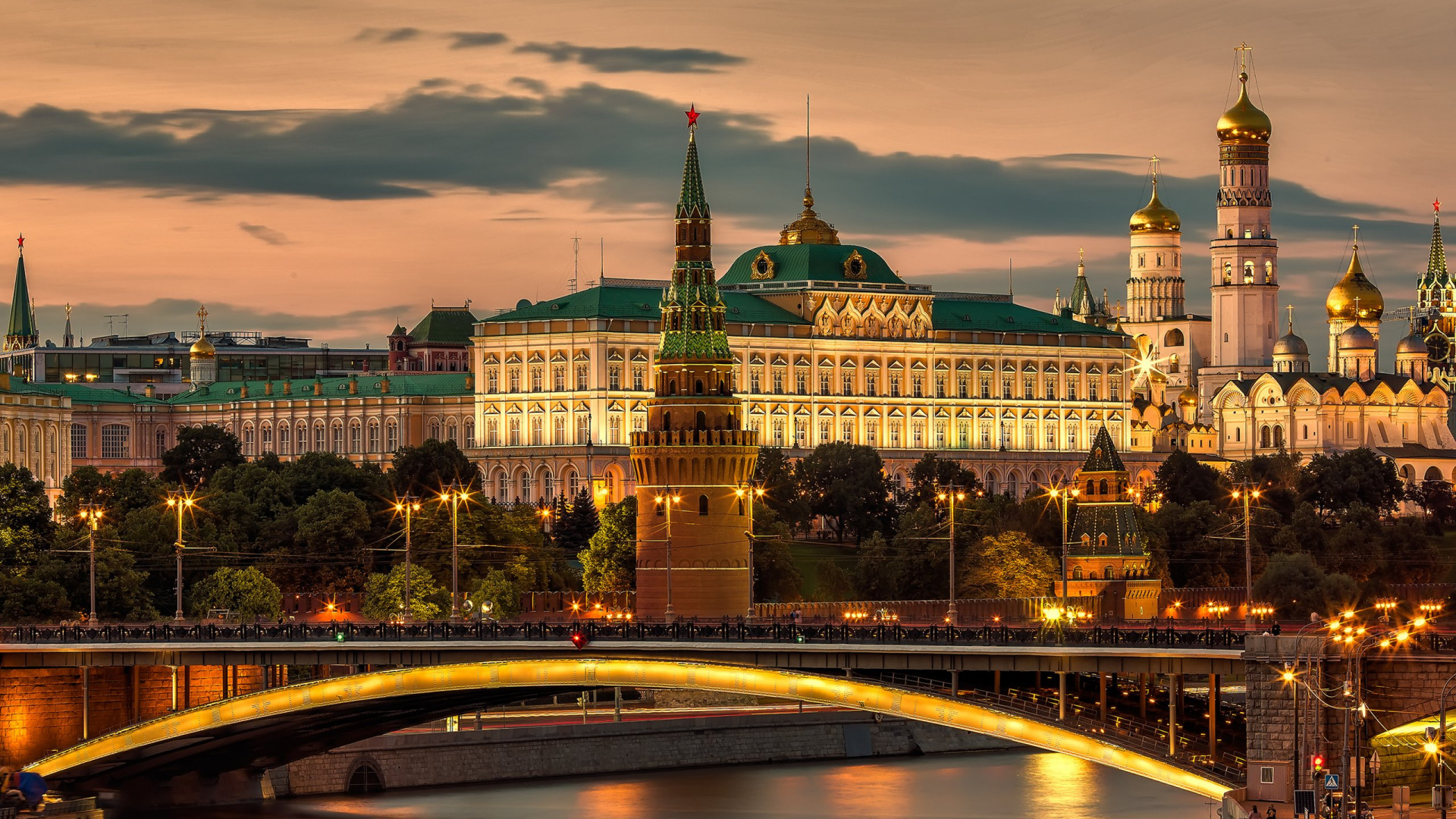 ST. PETERSBURG & MOSKOVA Pegasus Hava Yolları ile 5 Gece